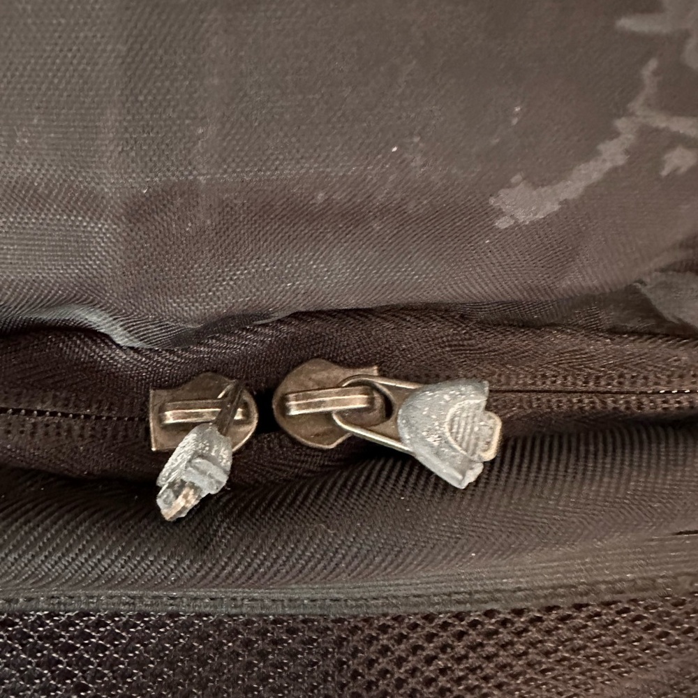 Oakley Back pack - Picture 12 of 16